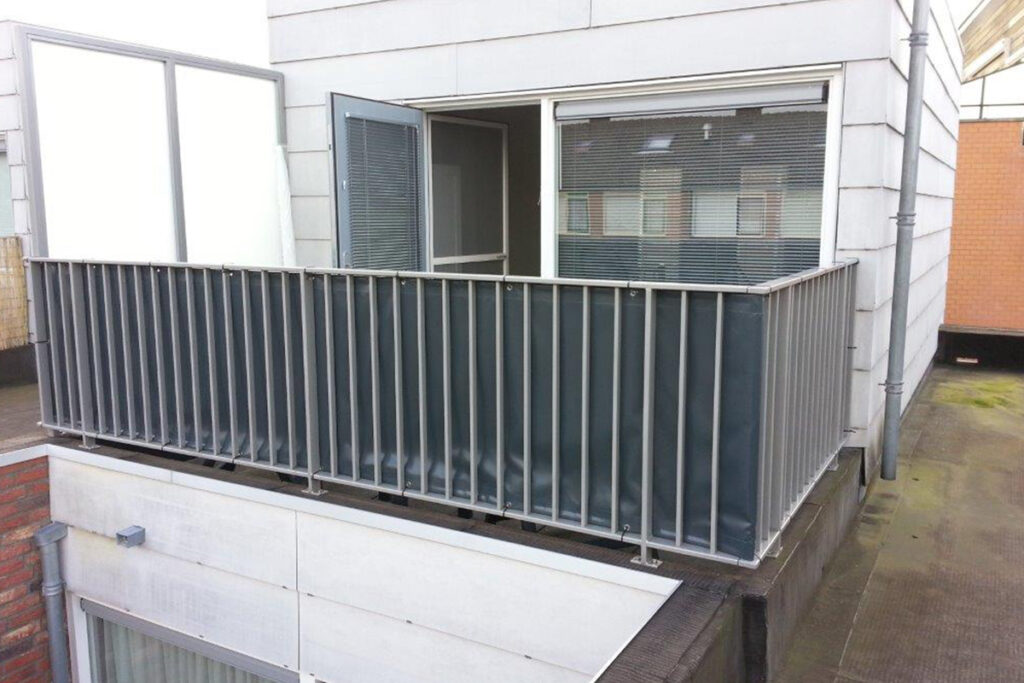 Hoe verberg je een slecht uitzicht vanaf je balkon