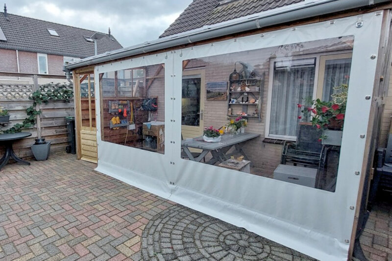 Plastic ramen voor veranda