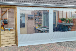 Plastic ramen voor veranda