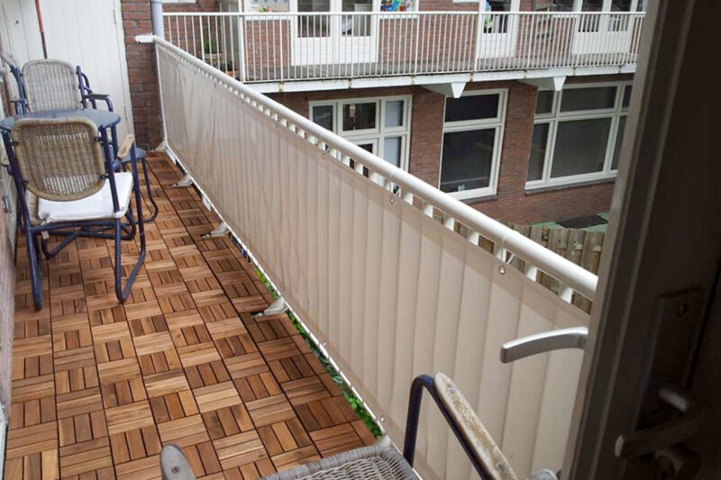 Wat te doen tegen wind op balkon