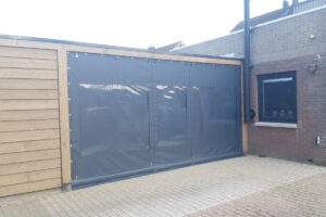 Verandazeil met raam en deur