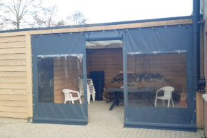 Verandazeil met raam en deur