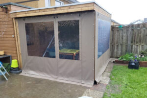 Verandazeil met raam en deur