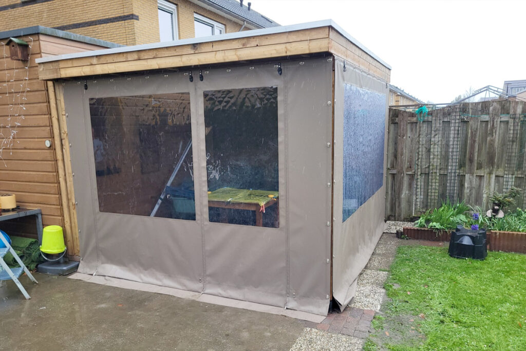 Verandazeil laten plaatsen
