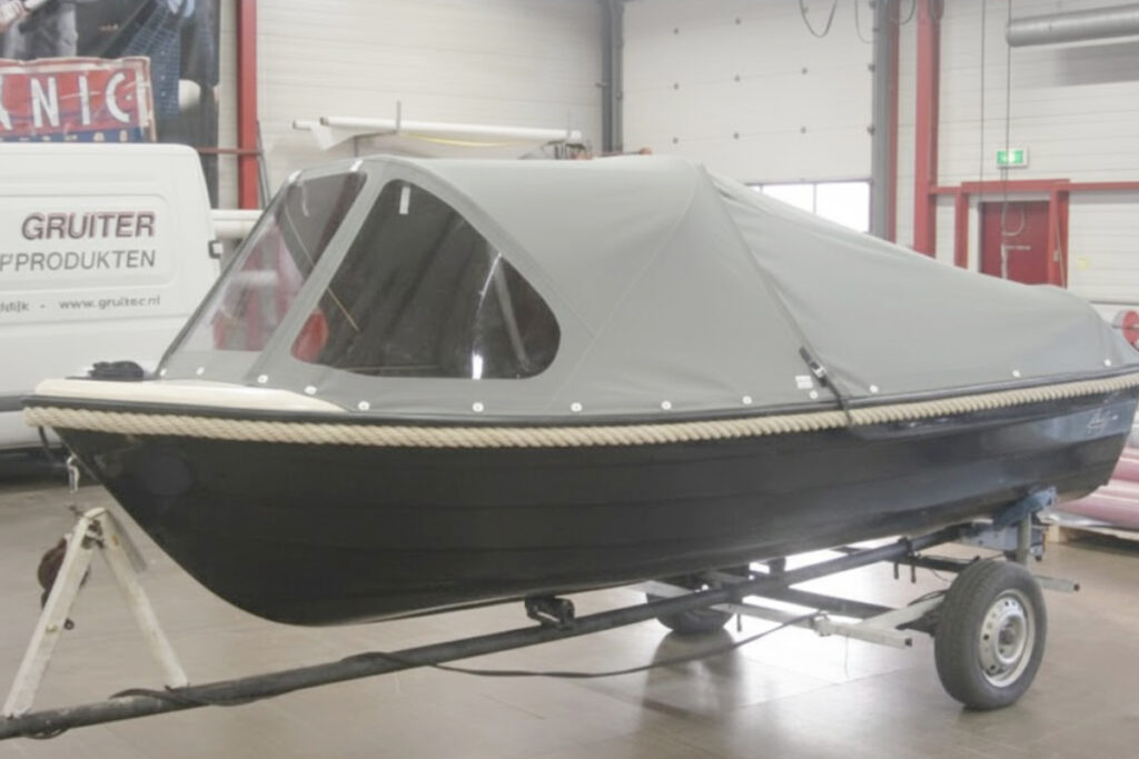 Afdekzeil voor boot