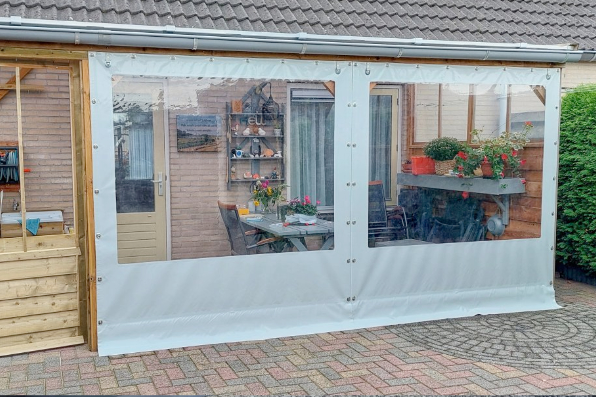 Verandazeil op maat online: eenvoudig besteld, perfect passend geleverd
