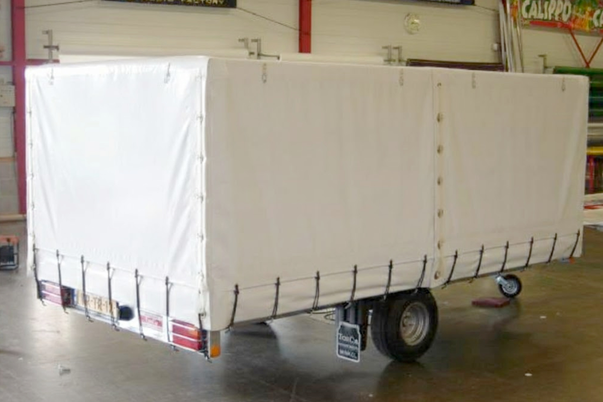 Zeildoek voor aanhangers: bescherming op maat voor jouw lading