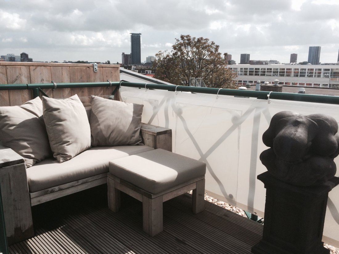Balkondoek op maat dat het balkon afsluit van buitenlucht