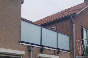 Glazen balustrade voor balkon