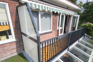 Privacyscherm met glas