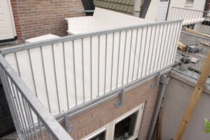 Balkondoek op terras van een horecazaak