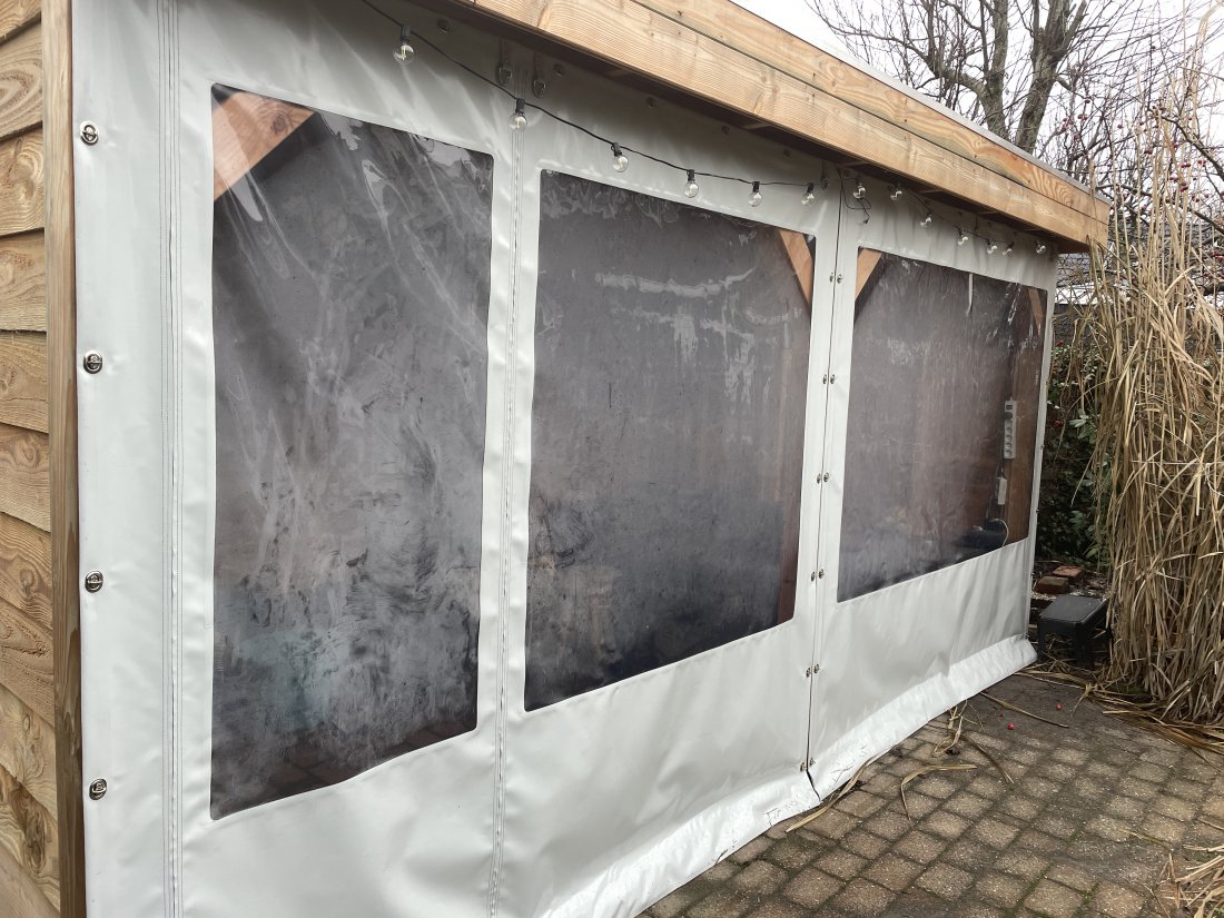Verandadoek in transparante uitvoering voor optimaal uitzicht